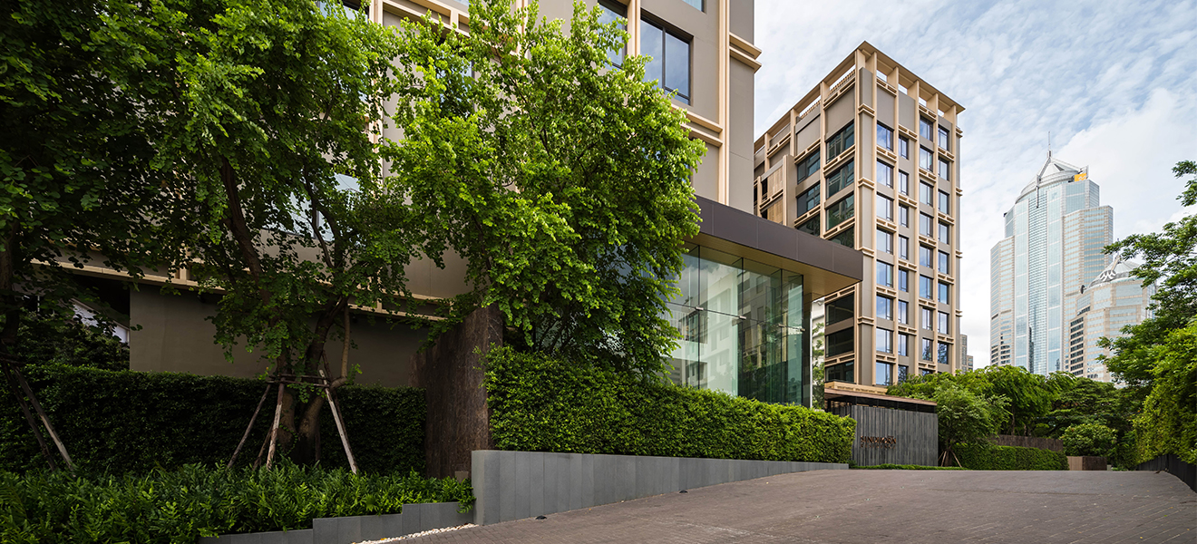 Landscaped frontage of Sindhorn Residence